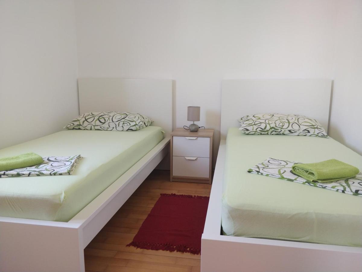 Apartments Booky Novalja Ngoại thất bức ảnh