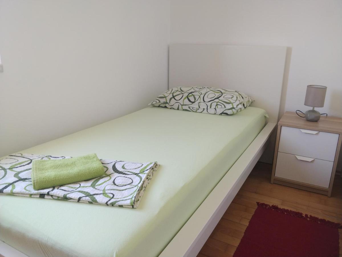 Apartments Booky Novalja Ngoại thất bức ảnh