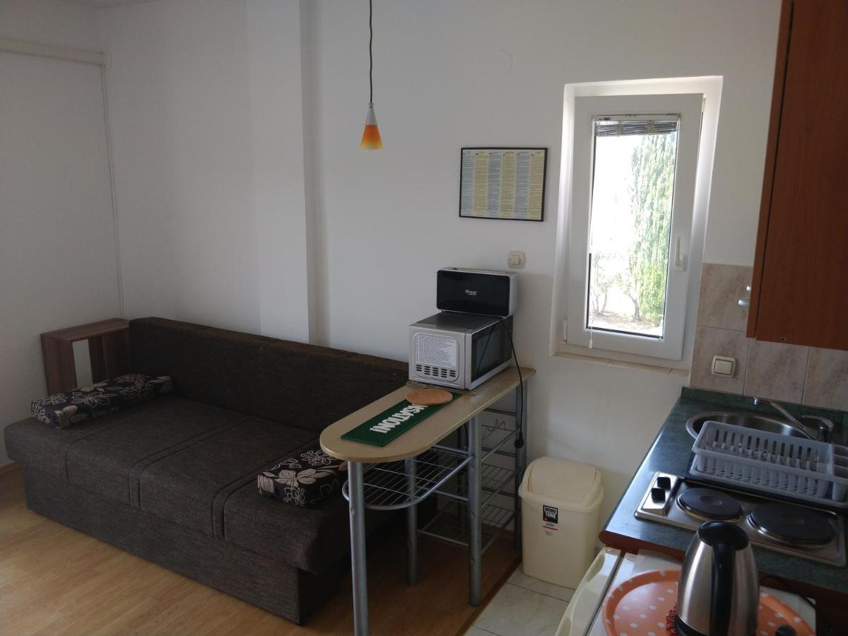 Apartments Booky Novalja Ngoại thất bức ảnh