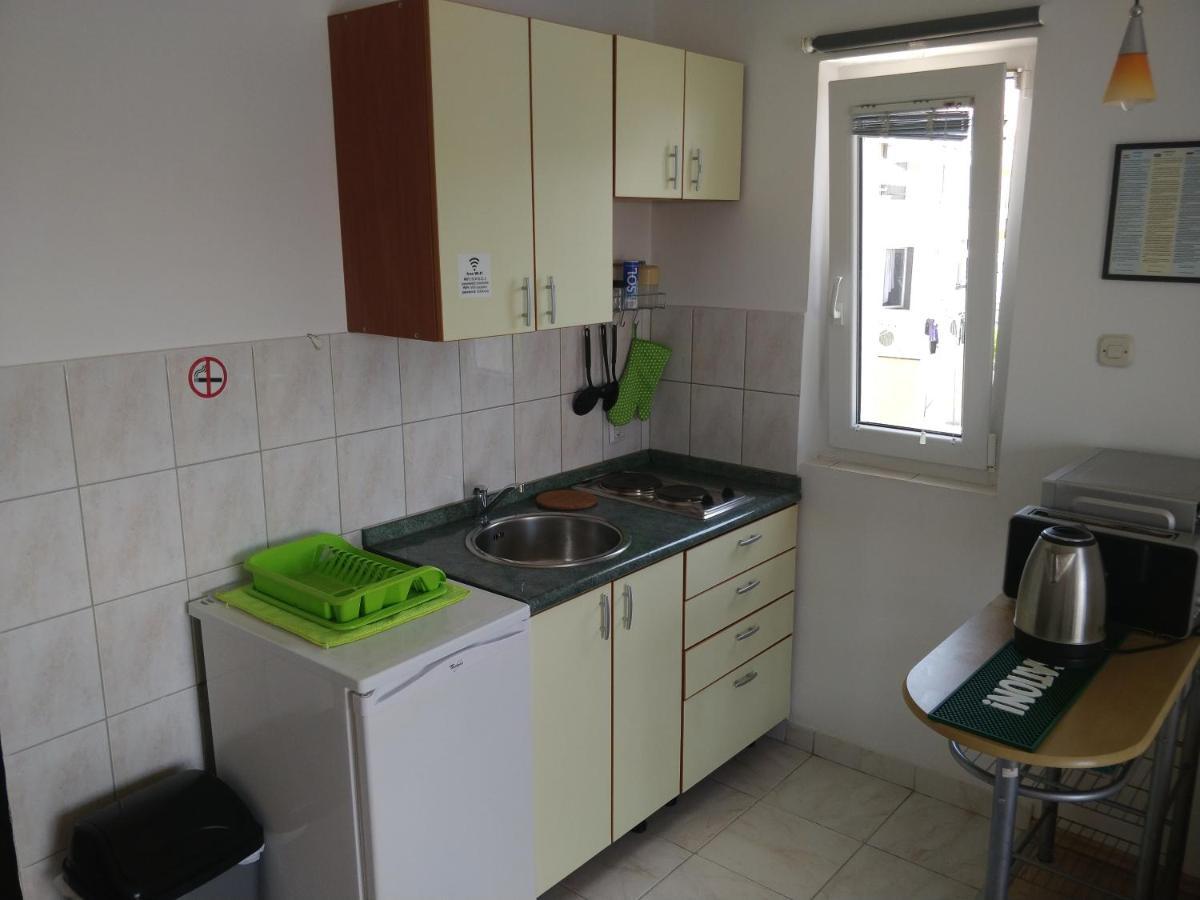 Apartments Booky Novalja Ngoại thất bức ảnh