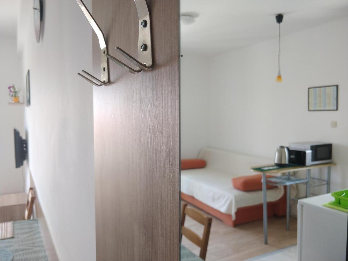 Apartments Booky Novalja Ngoại thất bức ảnh