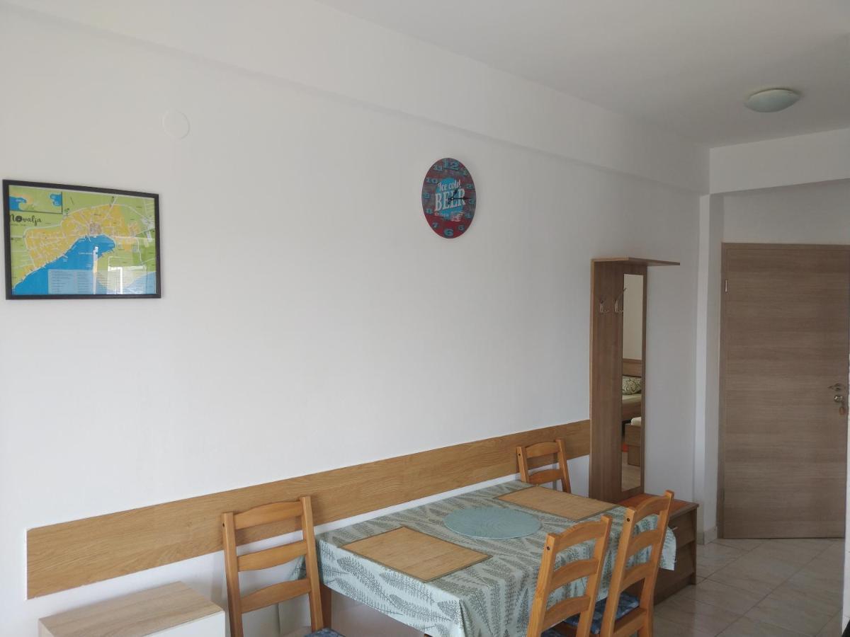 Apartments Booky Novalja Ngoại thất bức ảnh