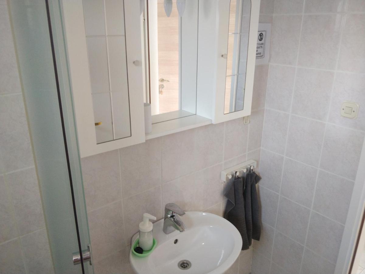 Apartments Booky Novalja Ngoại thất bức ảnh