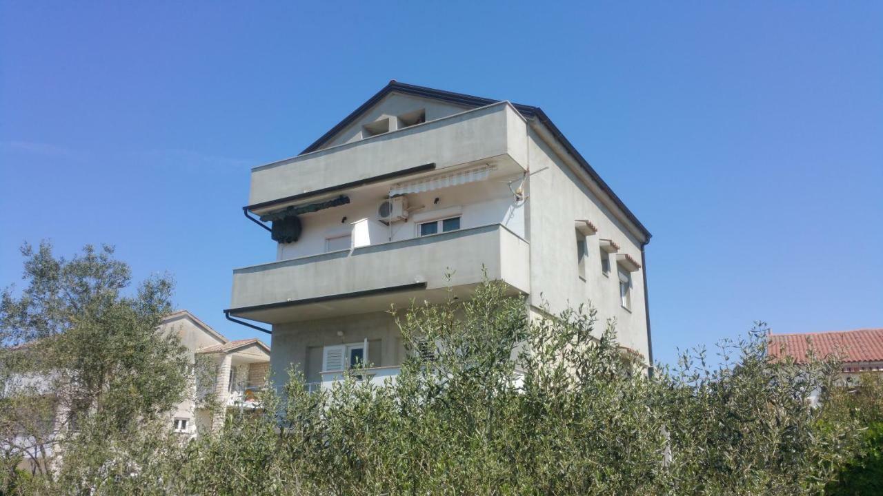 Apartments Booky Novalja Ngoại thất bức ảnh