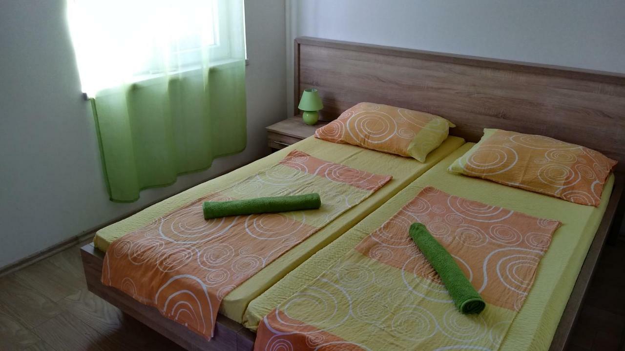 Apartments Booky Novalja Ngoại thất bức ảnh