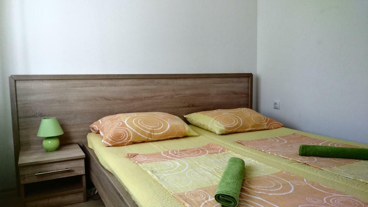 Apartments Booky Novalja Ngoại thất bức ảnh