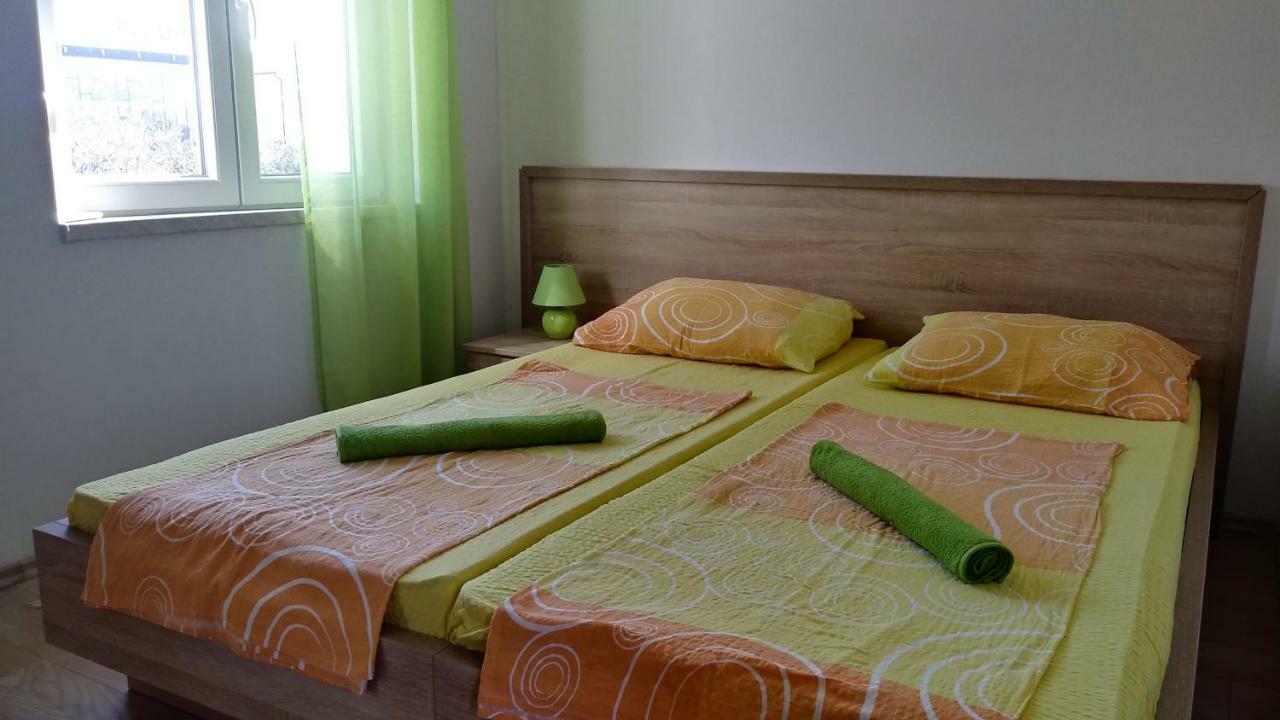Apartments Booky Novalja Ngoại thất bức ảnh