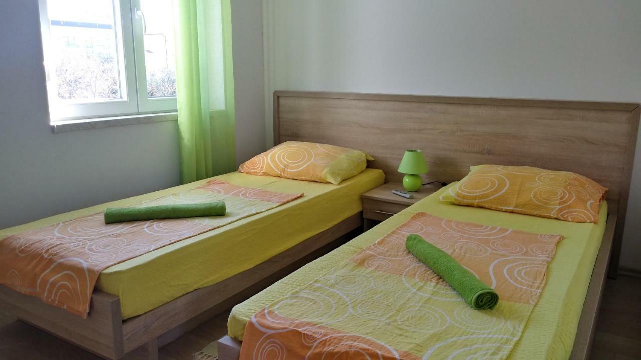 Apartments Booky Novalja Ngoại thất bức ảnh
