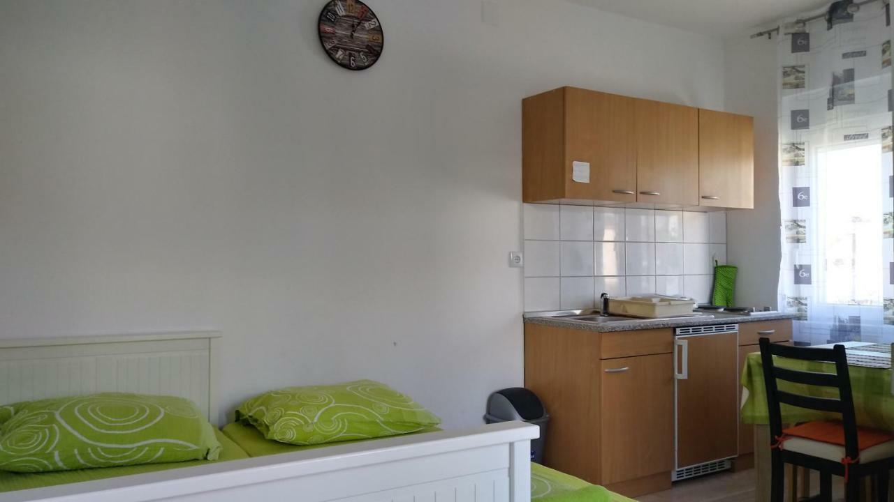 Apartments Booky Novalja Ngoại thất bức ảnh