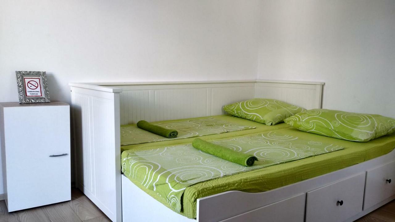 Apartments Booky Novalja Ngoại thất bức ảnh